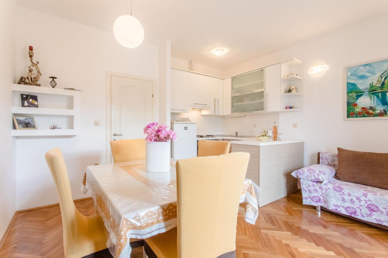 Apartments Kadenca Omis Exterior photo