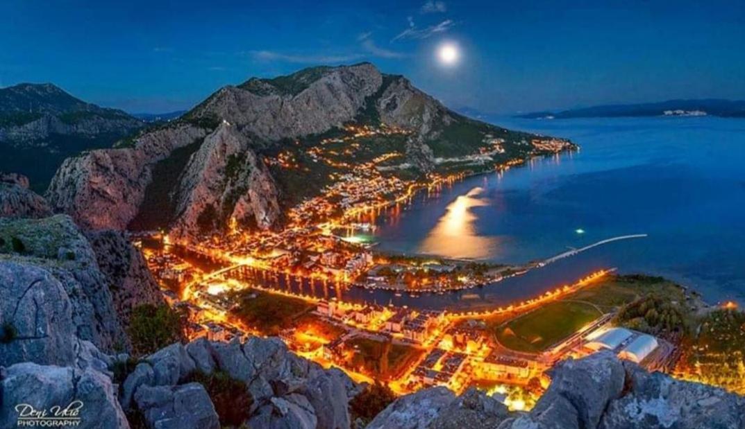 Apartments Kadenca Omis Exterior photo